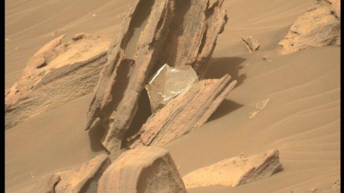 Марсоход обнаружил человеческий мусор на Красной планете
                17 июня 2022, 16:05