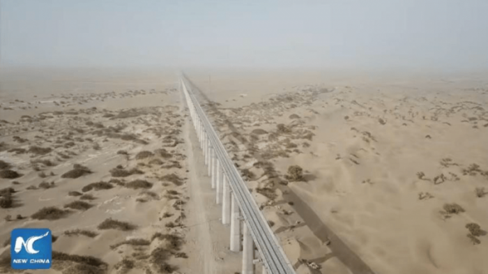 Китай построил первую в мире железную дорогу в пустыне
                17 июня 2022, 21:02