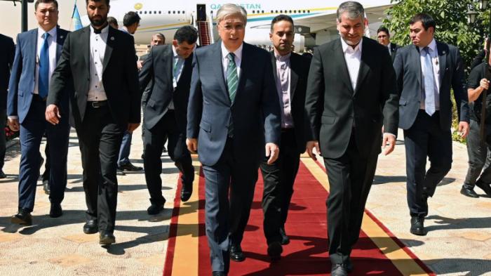 Токаев прибыл в Иран с официальным визитом
                19 июня 2022, 13:07