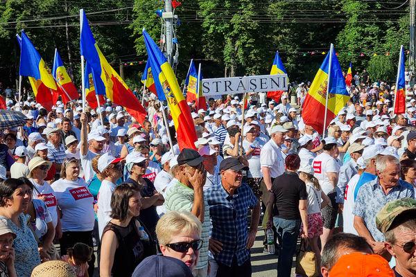 В столице Молдавии состоялась многотысячная акция протеста из-за роста цен