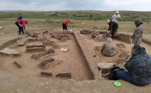 Неграбленые захоронения: карагандинская археологическая экспедиция работает в Шетском районе