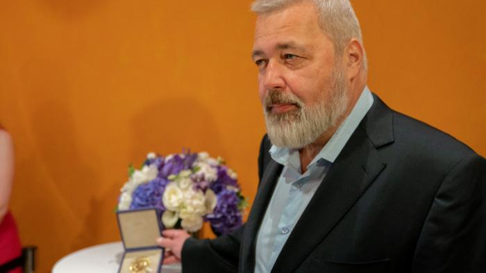 Нобелевскую медаль Дмитрия Муратова купили на аукционе за 103,5 миллиона долларов
                21 июня 2022, 13:20