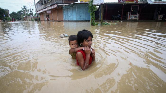 Миллионы пострадали от наводнения в Бангладеш и Индии
                22 июня 2022, 11:28