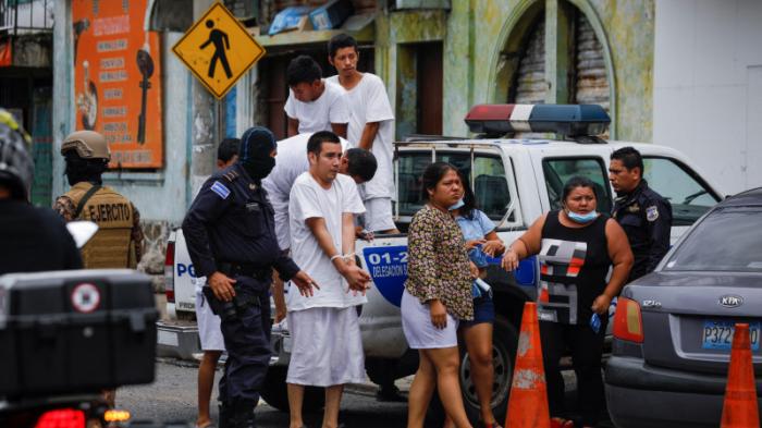 Сальвадор в третий раз продлил режим ЧП для борьбы с бандами
                22 июня 2022, 12:07