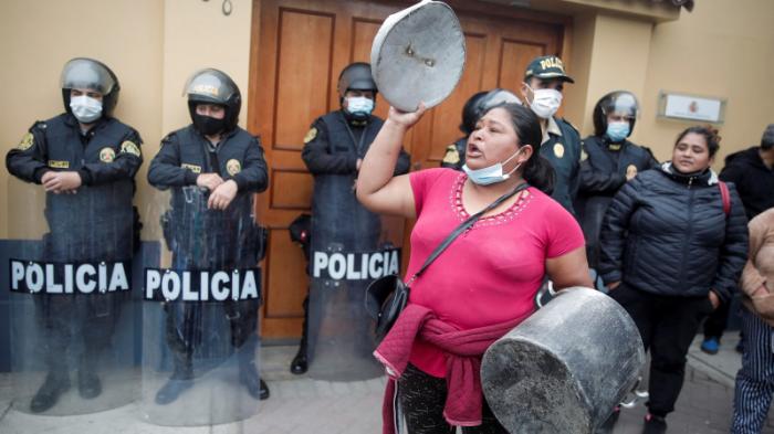 Массовые протесты вспыхнули в Перу из-за цен на топливо
                27 июня 2022, 18:36
