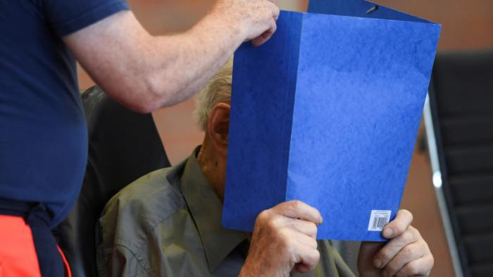 101-летнему бывшему охраннику концлагеря вынесли приговор в ФРГ
                29 июня 2022, 00:57