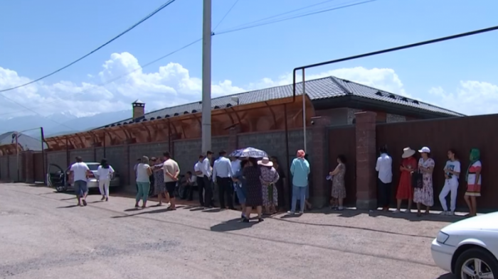 Жители Туздыбастау устроили собрание у ворот местной сауны
                30 июня 2022, 05:11