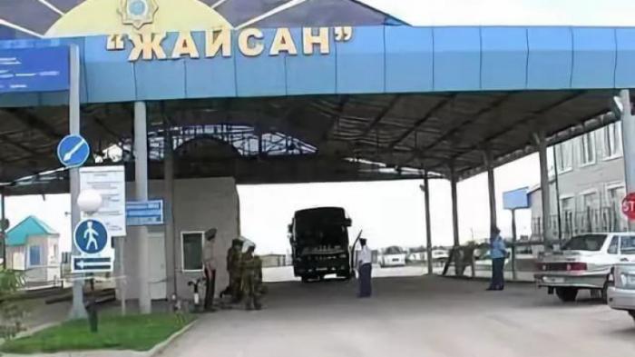 Иностранец пытался вывезти через казахстанскую границу 304 тысячи долларов
                06 июля 2022, 05:57