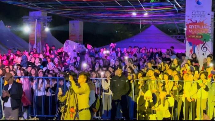 Фестиваль Qyzyljar Music Fest - 2022 собрал тысячи горожан и гостей СКО
                06 июля 2022, 11:46