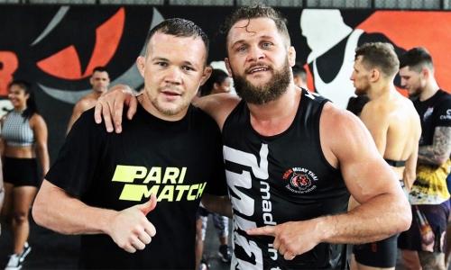 Бывший чемпион UFC обратился к уроженцу Казахстана