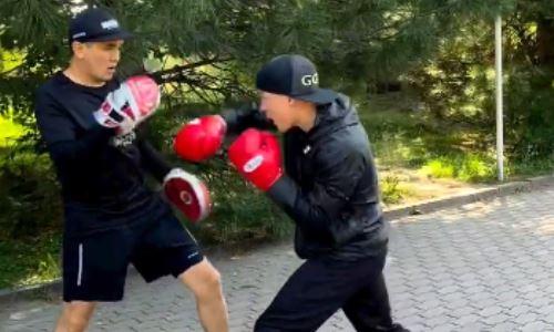 Экс-чемпион WBC из Казахстана продемонстрировал скорость ударов и технику. Видео
