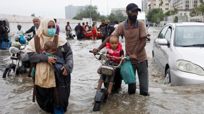Крупнейший город Пакистана затопило из-за ливней
                12 июля 2022, 19:06