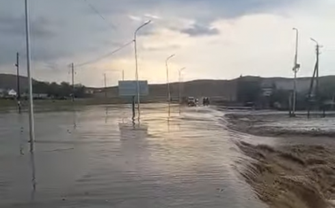 В селе Актогай дождевыми водами затопило подвал центральной больницы