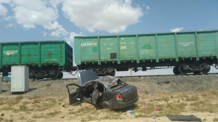Поезд сбил автомобиль в Атырауской области. Пассажир скончался на месте
                13 июля 2022, 20:58