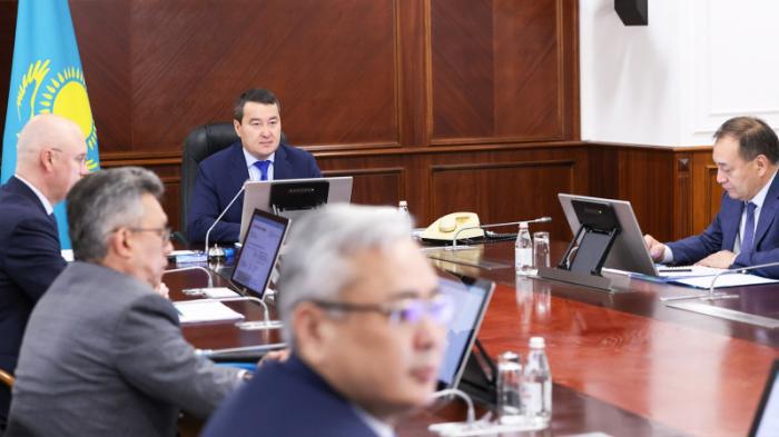 Премьер Смаилов призвал министров работать с удвоенными усилиями
                15 июля 2022, 15:48