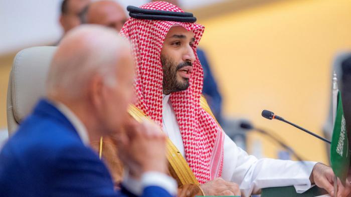 Саудовский принц предупредил Байдена о последствиях навязывания ценностей другим странам
                18 июля 2022, 05:13