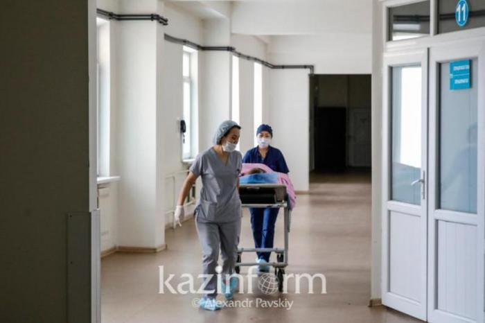 Свыше 7,5 тыс. человек лечат от ковида в Казахстане