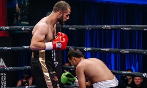 Непобежденного боксера из Узбекистана жестко нокаутировали в первом раунде. Видео