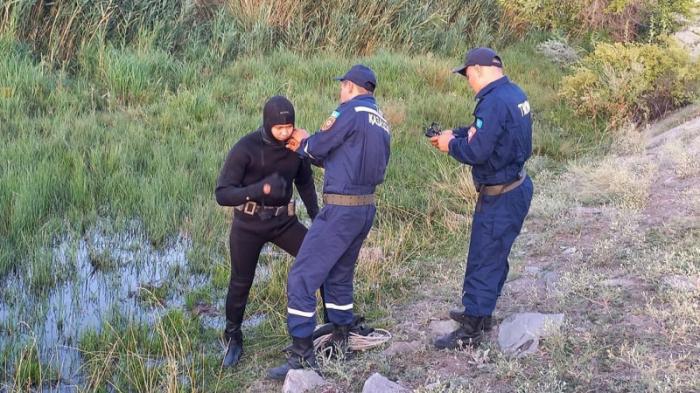 Дедушка и внучка утонули в реке Жамбылской области: поиски тела девочки продолжаются
                24 июля 2022, 12:05
