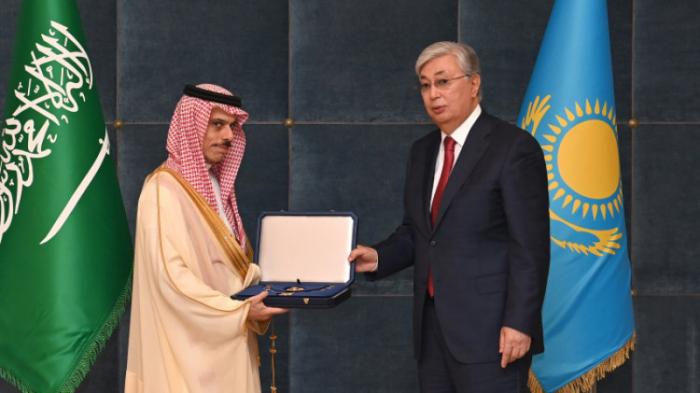 Президент Казахстана наградил Короля Саудовской Аравии
                24 июля 2022, 18:32