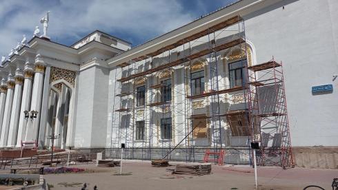 В Караганде полностью обновят фасады Дворца культуры горняков и краеведческого музея