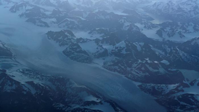 Ученые предупредили об угрозе таяния ледников в Гренландии
                26 июля 2022, 19:40