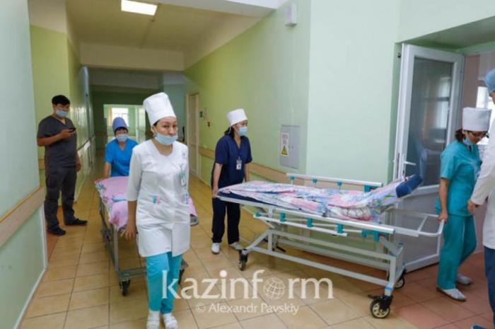 Около 23 тыс. казахстанцев лечатся от коронавируса и пневмонии