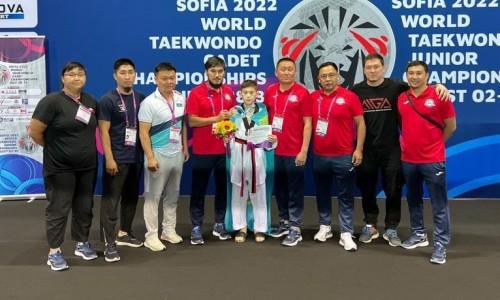 Казахстан завоевал вторую медаль на ЧМ-2022 по таеквондо среди кадетов