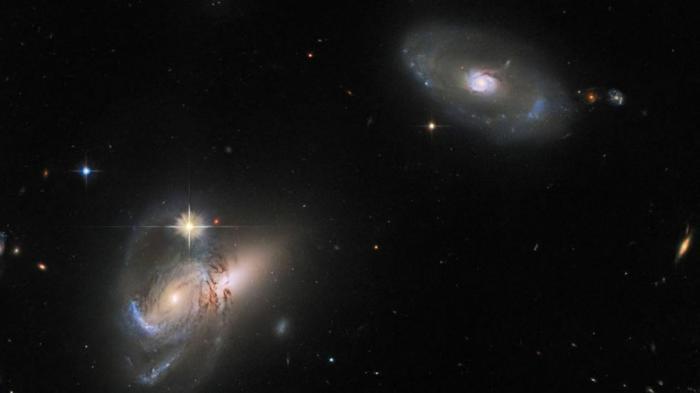 Телескоп Hubble запечатлел трио галактик
                01 августа 2022, 17:36