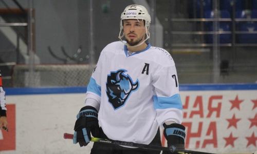 Новичок первого соперника «Барыса» в сезоне КХЛ провел жесткий прием на будущей звезде российского хоккея. Видео