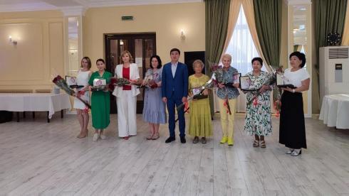 За вклад в развитие города женщинам Темиртау вручили премию «Өрлеу»