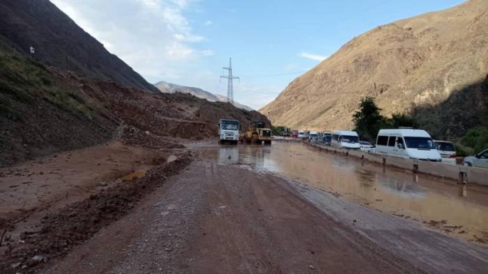 Дорога на Иссык-Куль снова закрыта из-за селя
                05 августа 2022, 18:40