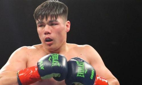 Сравниваемый с Головкиным узбекский боксер тремя нокдаунами и нокаутом разбил соперника с 32 победами. Видео