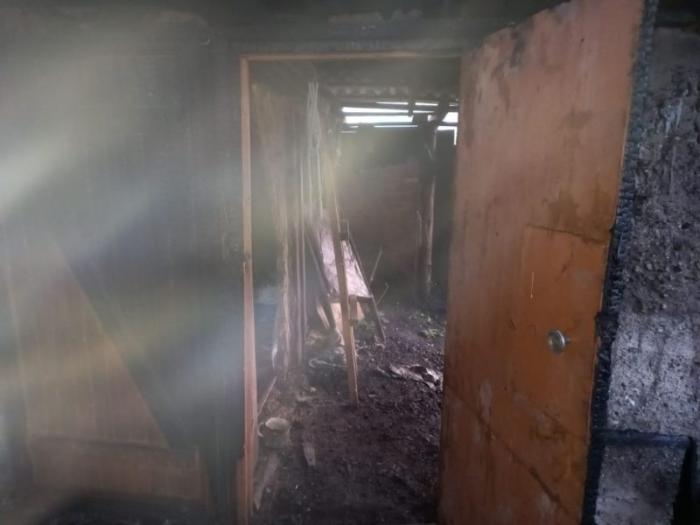 Североказахстанские пожарные спасли мужчину из огня