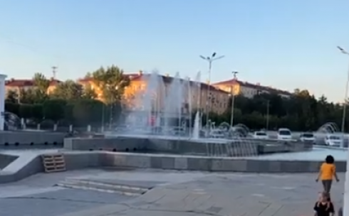 В Караганде в тестовом режиме запустили фонтан «Водный каскад»