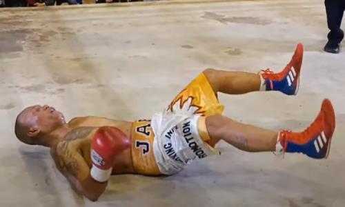 40-летнего экс-чемпиона мира не пожалели и жестко нокаутировали. Видео
