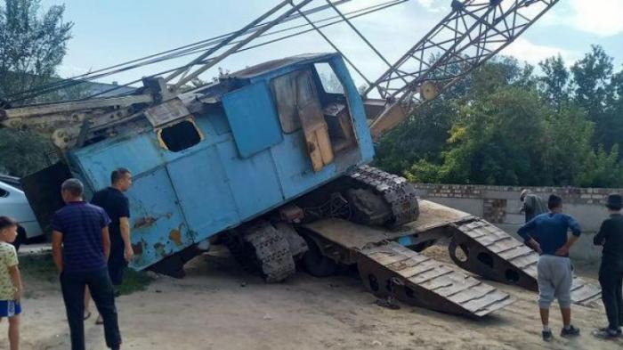 Кран с неогороженной стройки рухнул во дворе многоэтажки в Павлодаре
                28 августа 2022, 02:20