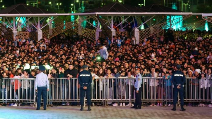 Более ста детей потерялись во время концерта в Атырау
                28 августа 2022, 17:21