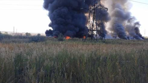 В Шахтинске неподалёку от ТЭЦ разгорелся сильный пожар