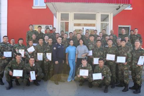 В честь Дня Конституции РК карагандинским спасателям вручили почётные грамоты