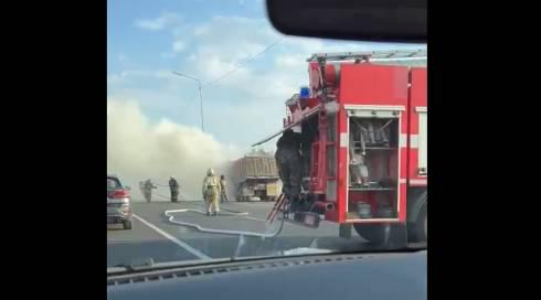 На 15-ой магистрали рядом с «TOYOTA»-центр сгорел грузовик