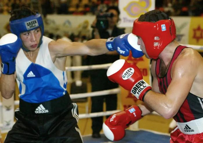 «На турнире в Киргизии был один шлем и перчатки на всю команду». Тренировавший GGG до 18 лет специалист – о его первых шагах в боксе, суровых реалиях 90-х и трилогии с «Канело»