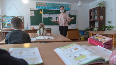 В школах Казахстана обновят учебные программы по 4 предметам