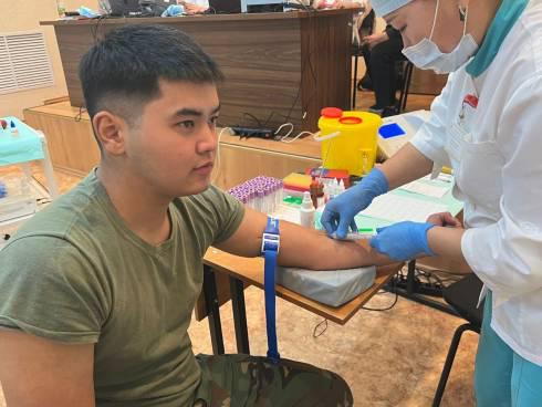 Карагандинские спасатели стали донорами крови