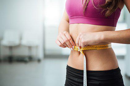 Диетологи перечислили помогающие похудеть привычки