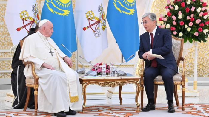 Токаев и Папа Римский провели встречу в Акорде
                13 сентября 2022, 19:05