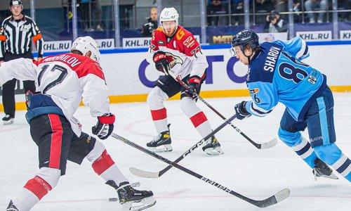 «Авангард» уступил в пятом матче КХЛ подряд перед игрой с «Барысом». Видео