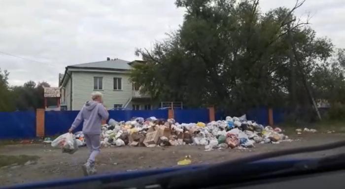 Петропавловская полиция пресекла действия горожанки по выбору пакета мусора в неустановленном месте