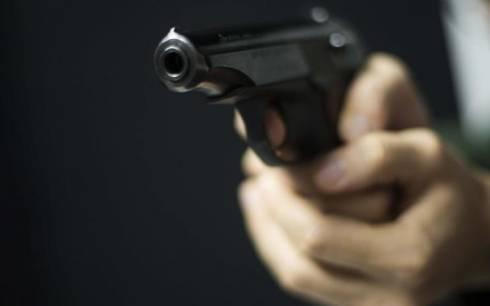 В Караганде неизвестные с оружием напали на местного жителя и ранили полицейского