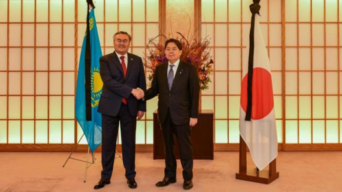 Глава МИД Казахстана прибыл в Токио для участия в госпохоронах Синдзо Абэ
                26 сентября 2022, 17:54